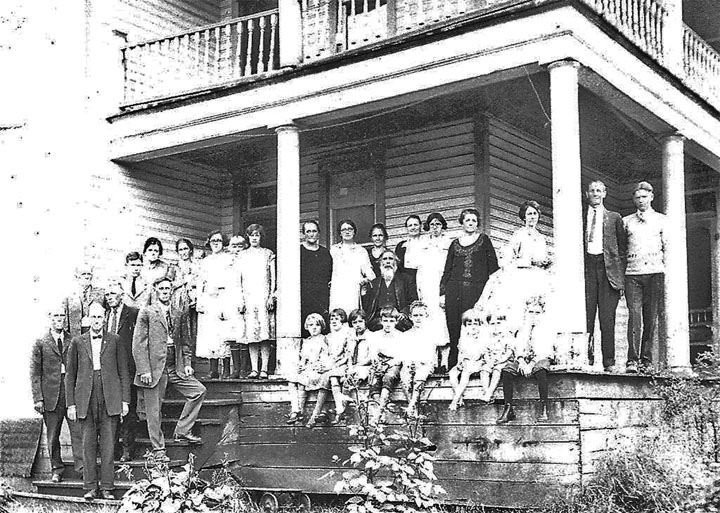 Family of Harriet Alice (Chrislip) Wade