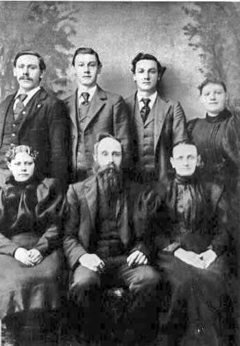 Family of Harriet & Charles Wade