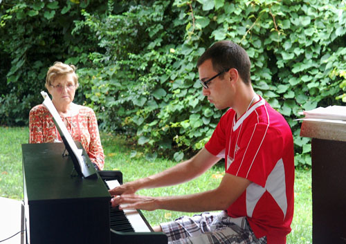 Jacob Crislip provided dinner music.